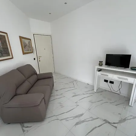 Clio Home82 Apartment *